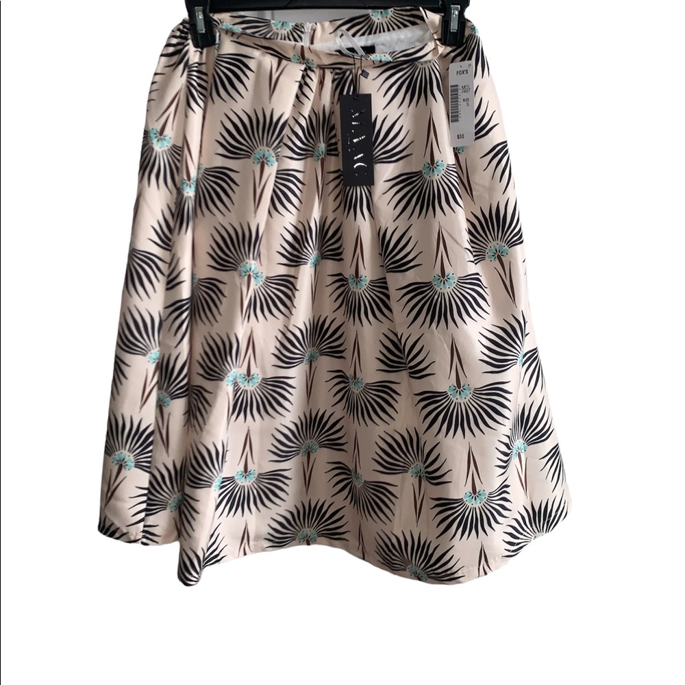 New Maac London pleated skirt